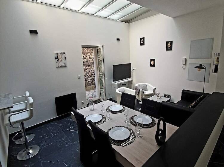 La Forteresse Jacuzzi Sauna