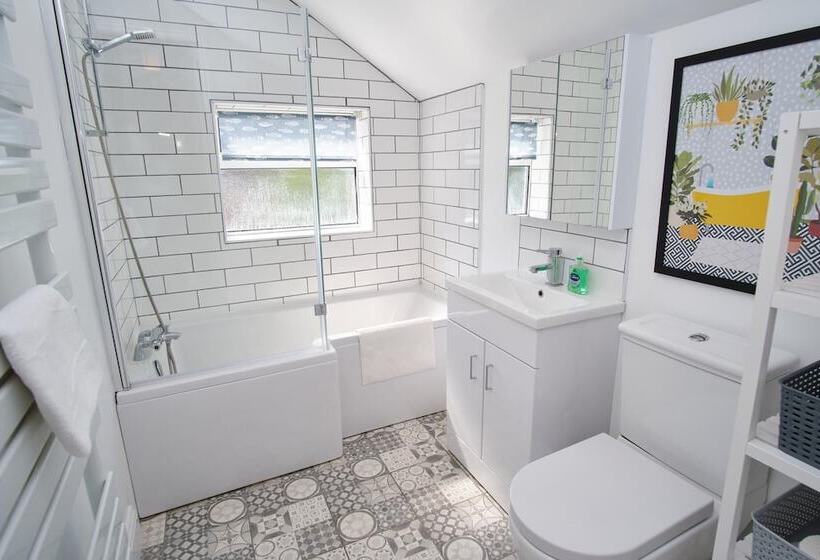 New 2bd Victorian Terraced House Loughborough