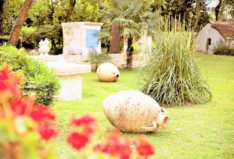 Majatalo Mas Du Versadou