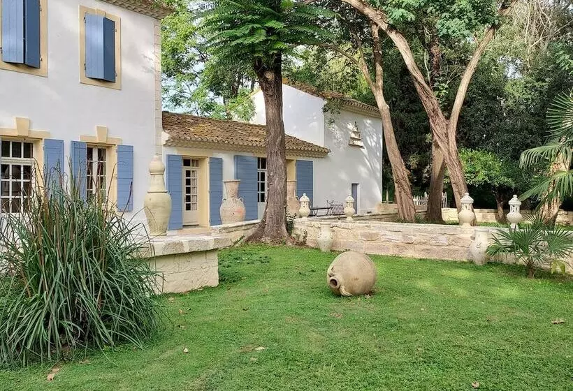 Majatalo Mas Du Versadou