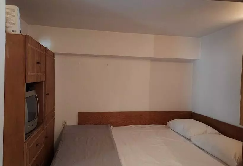 Majatalo Rest As A Local