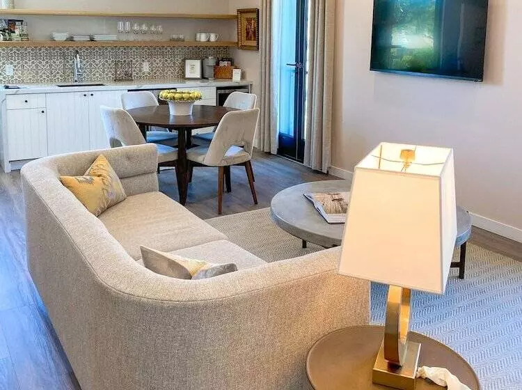 The Lofts At The Market