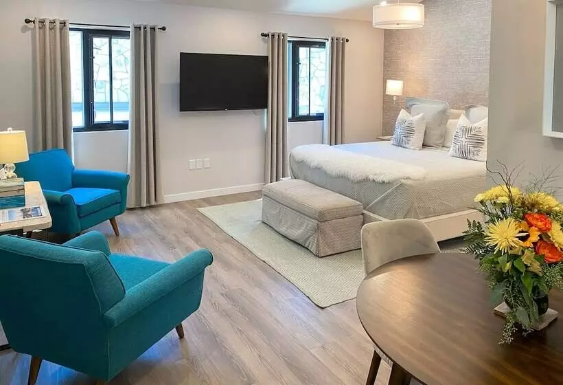 The Lofts At The Market