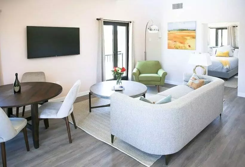 The Lofts At The Market