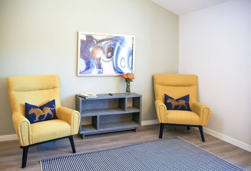 The Lofts At The Market