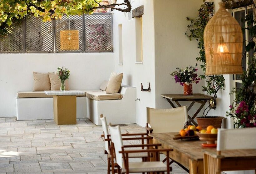 Aria Paros Residence