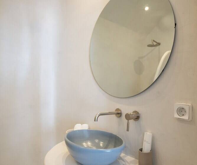 Bed and Breakfast Serendipity Cliffside Villa & Suites