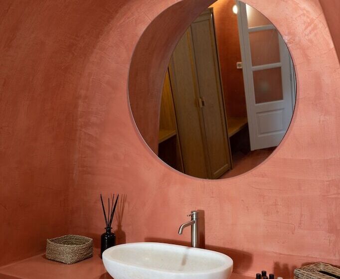 Bed and Breakfast Serendipity Cliffside Villa & Suites