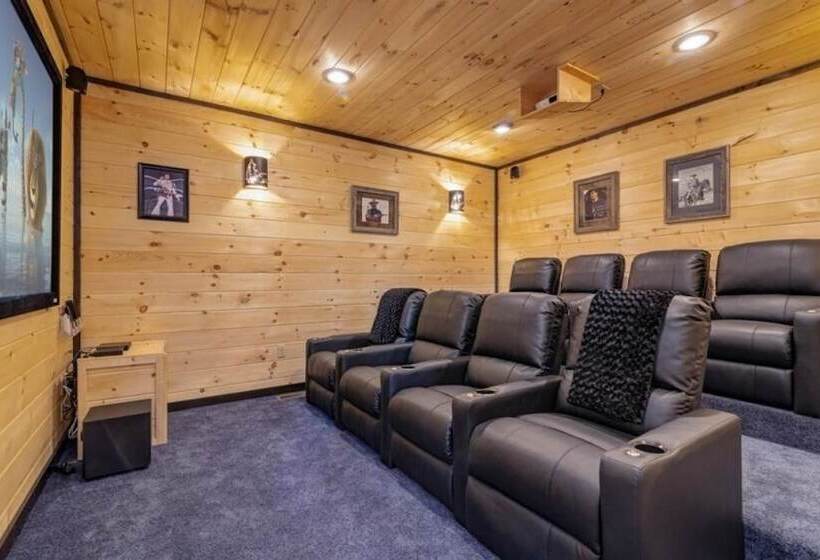 Cabin Fever 2 Bedrooms, 2 Baths, Sleeps 8 2 Cabin By Redawning