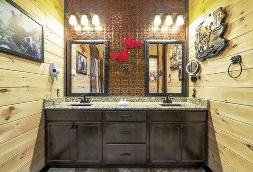 Cabin Fever 2 Bedrooms, 2 Baths, Sleeps 8 2 Cabin By Redawning