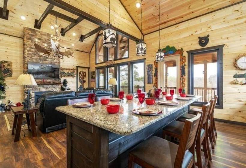 Cabin Fever 2 Bedrooms, 2 Baths, Sleeps 8 2 Cabin By Redawning