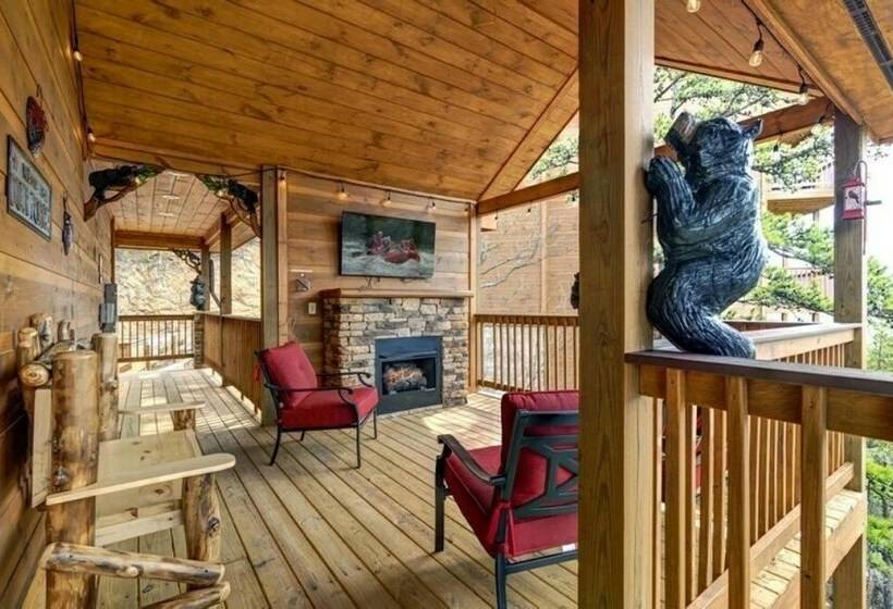 Cabin Fever 2 Bedrooms, 2 Baths, Sleeps 8 2 Cabin By Redawning