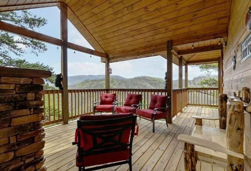 Cabin Fever 2 Bedrooms, 2 Baths, Sleeps 8 2 Cabin By Redawning