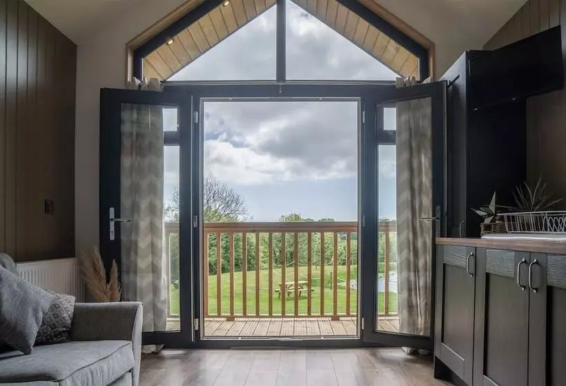 Cabin In The Woods   1 Bed   Kilgetty