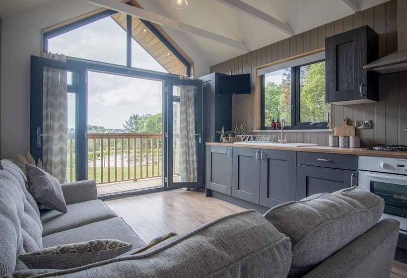 Cabin In The Woods   1 Bed   Kilgetty