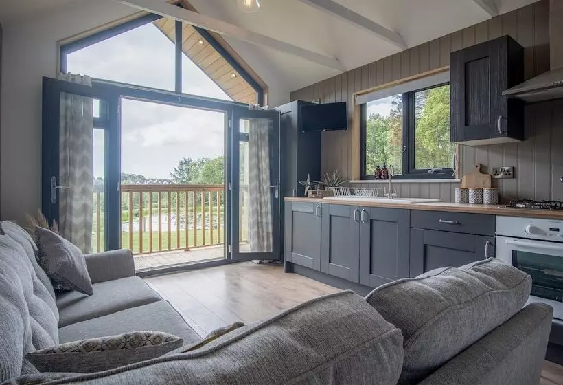 Cabin In The Woods   1 Bed   Kilgetty