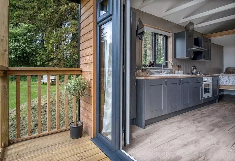 Cabin In The Woods   1 Bed   Kilgetty