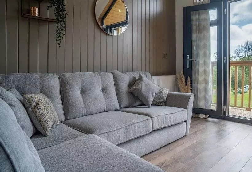 Cabin In The Woods   1 Bed   Kilgetty