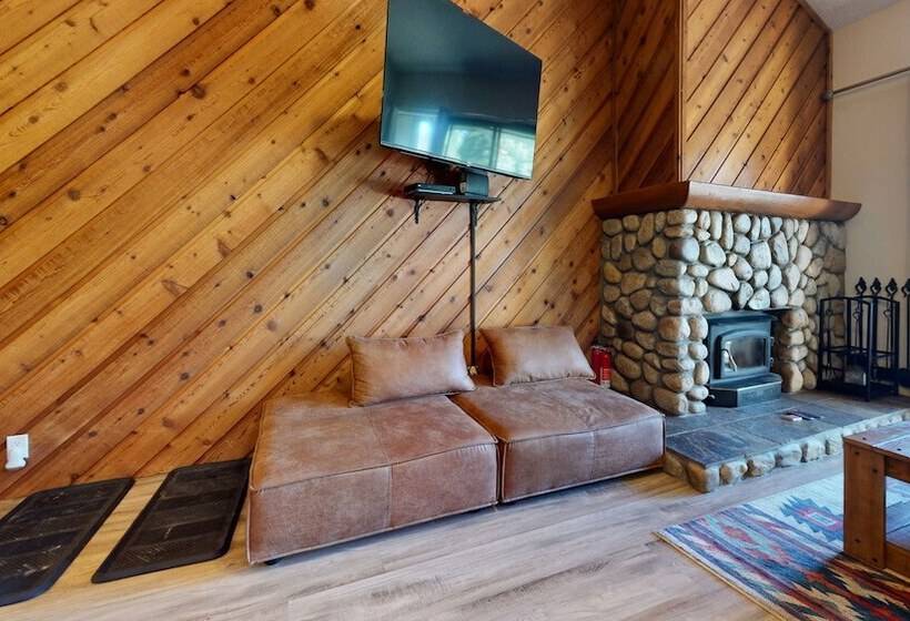 Crestview #2 Close To The Village, Near Year Round Outdoor Activities