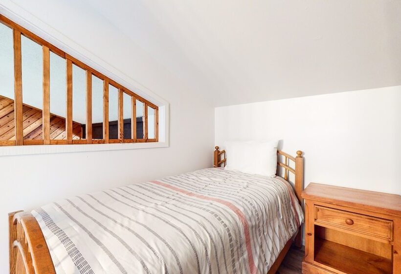 Crestview #2 Close To The Village, Near Year Round Outdoor Activities