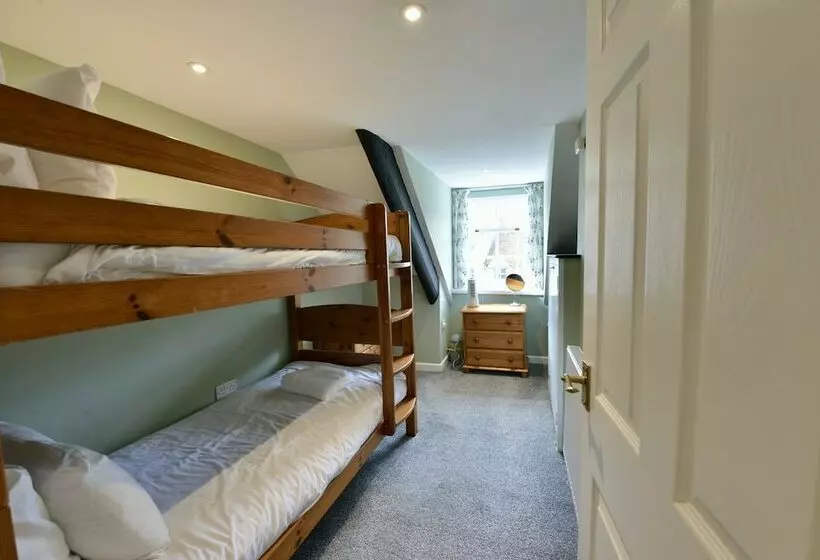 Delightful Period Cottage In The Heart Of Brixham