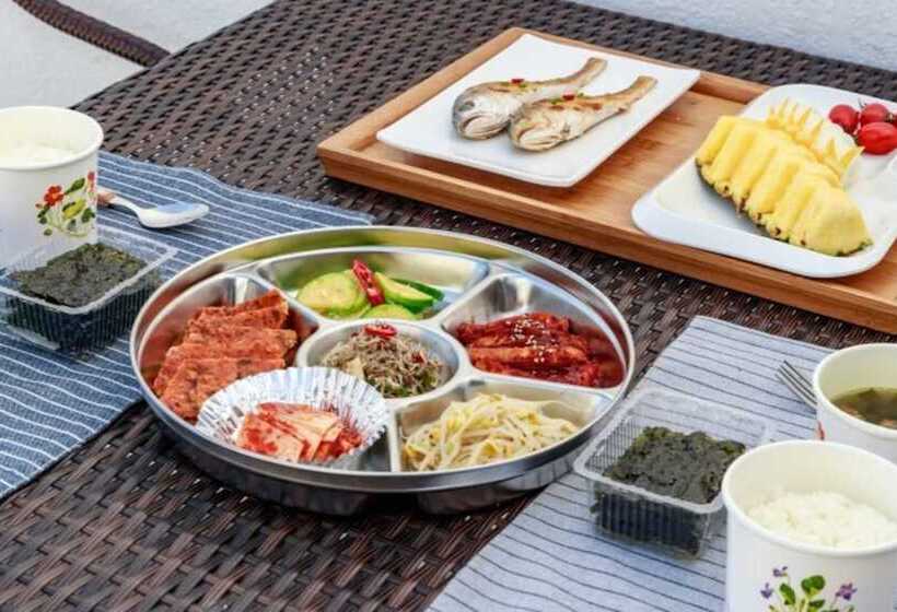 Goseong Oho Rock Pool Villa Pension