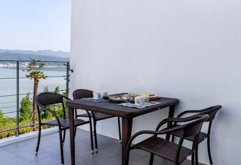 Goseong Oho Rock Pool Villa Pension