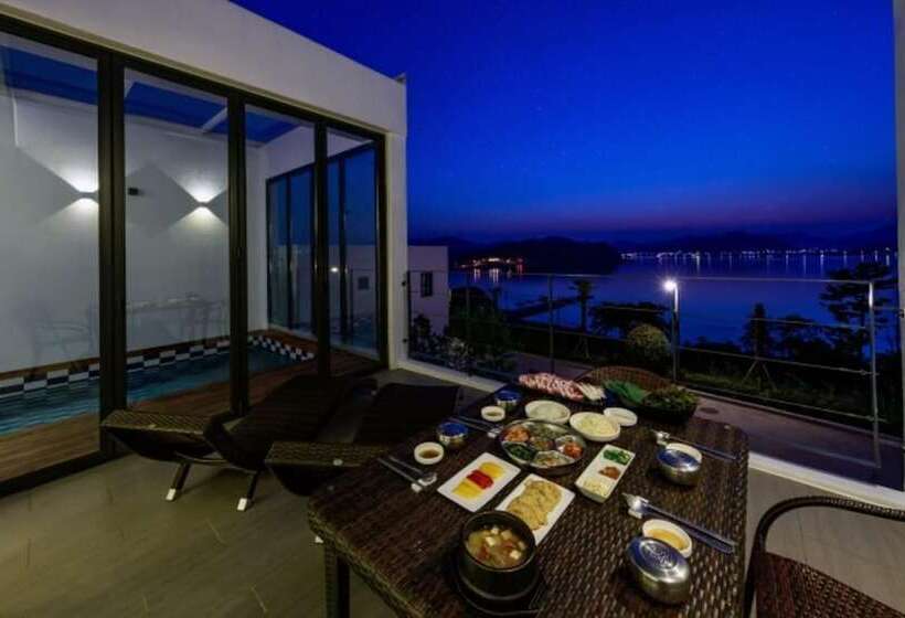 Goseong Oho Rock Pool Villa Pension