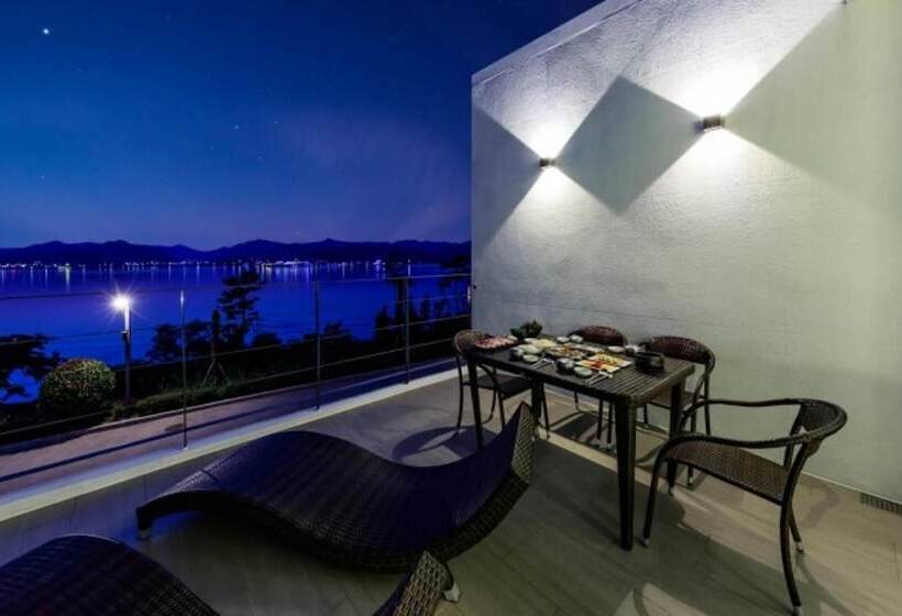 Goseong Oho Rock Pool Villa Pension