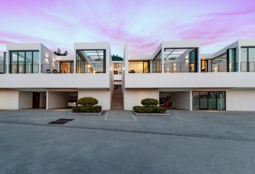 Goseong Oho Rock Pool Villa Pension