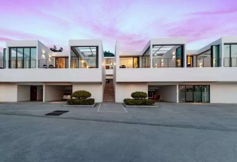 Goseong Oho Rock Pool Villa Pension