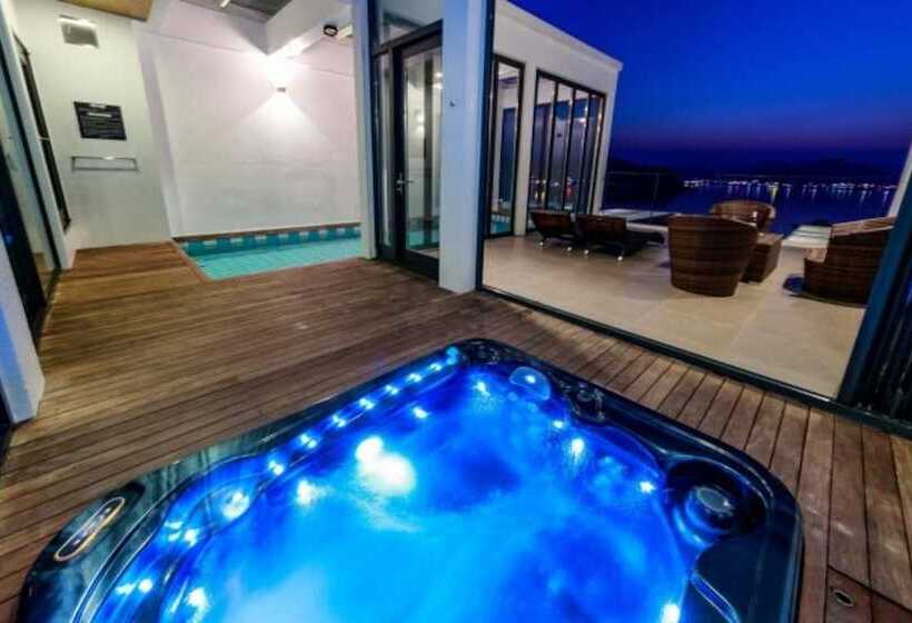 Goseong Oho Rock Pool Villa Pension