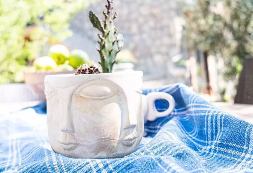 Hotelli Casa Di Pietra