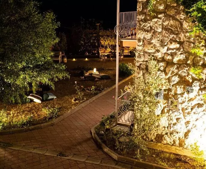 Hotelli Casa Di Pietra