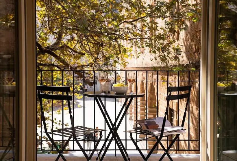 Hotelli Epoch House & The Orange Shop   Adults Only