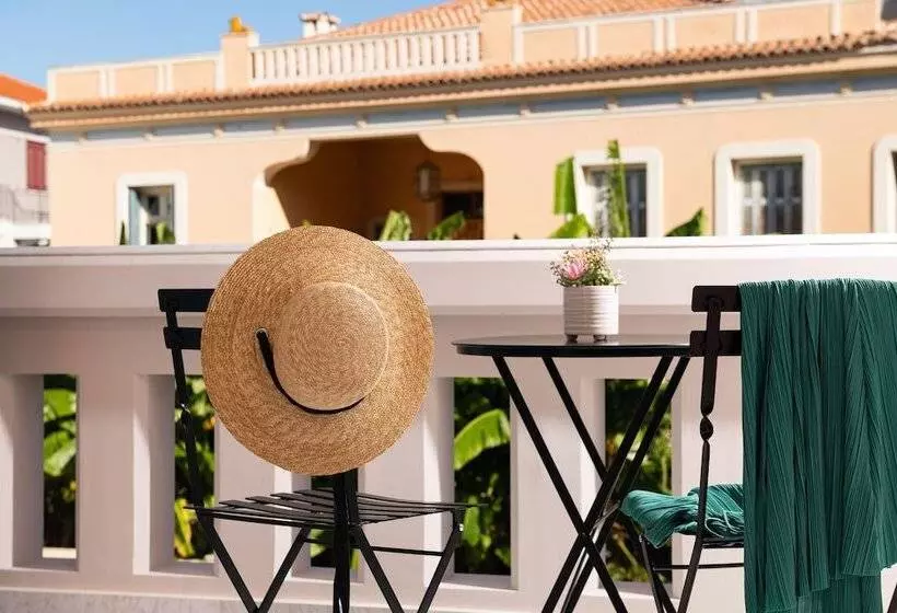 Hotelli Epoch House & The Orange Shop   Adults Only