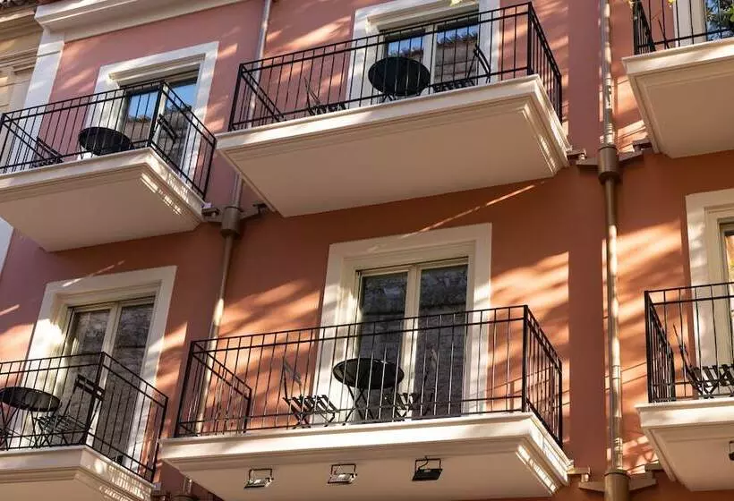 Hotelli Epoch House & The Orange Shop   Adults Only