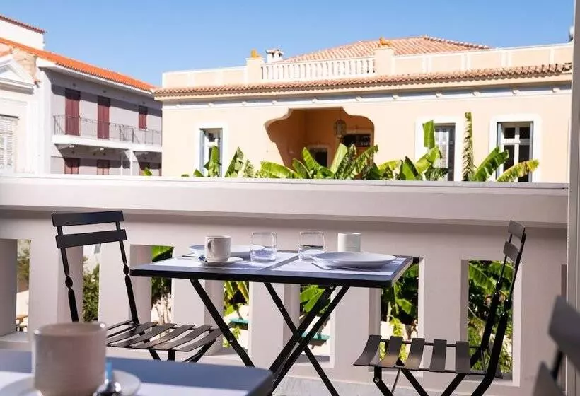 Hotelli Epoch House & The Orange Shop   Adults Only