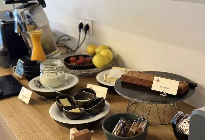 ホテル Logis Hôtel Restaurant L Argence