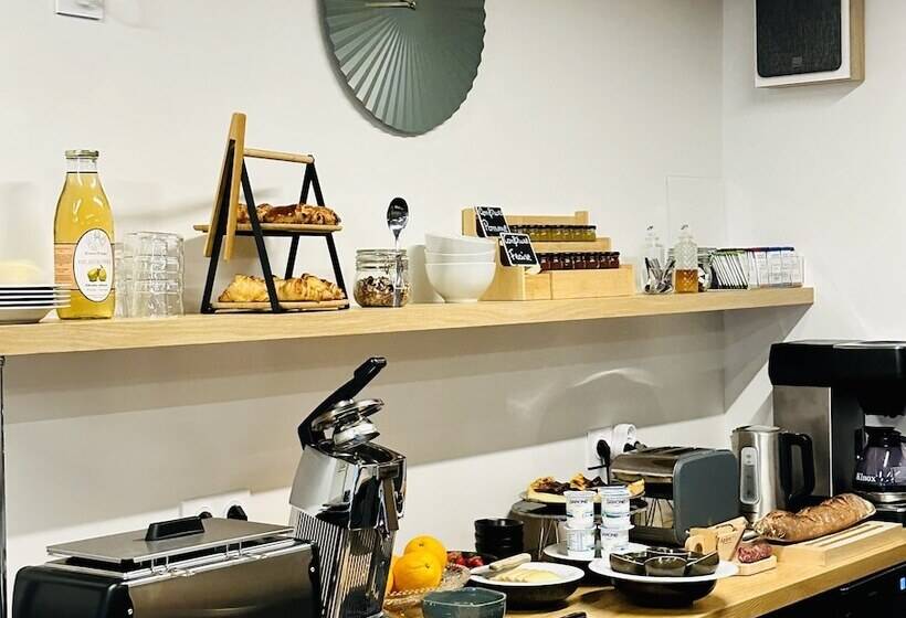 호텔 Logis Hôtel Restaurant L Argence