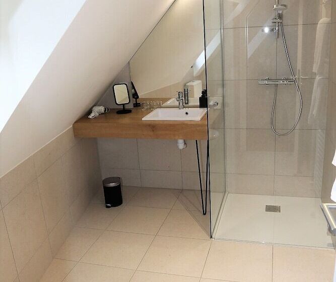 호텔 Logis Hôtel Restaurant L Argence