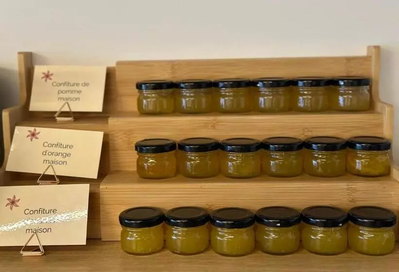 ホテル Logis Hôtel Restaurant L Argence