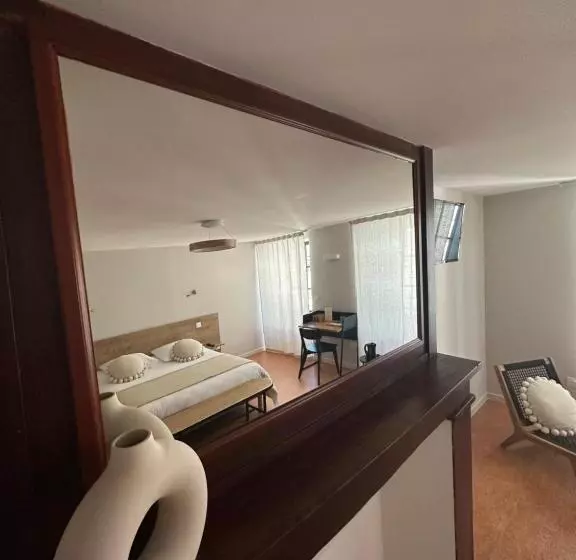 ホテル Logis Hôtel Restaurant L Argence