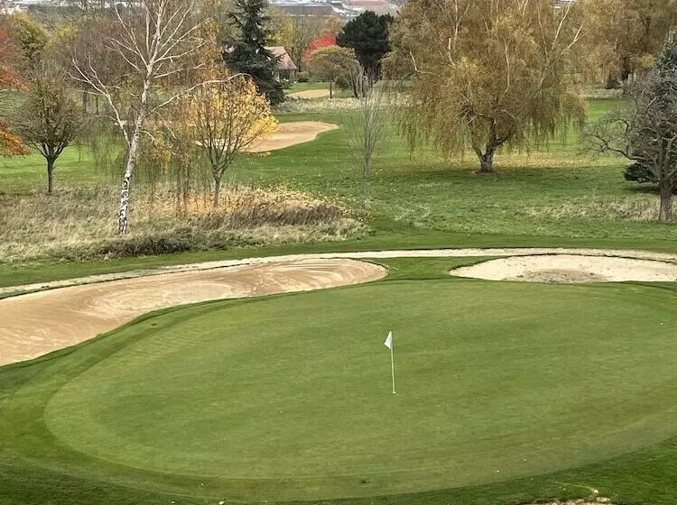 Hotelli Spa Piscine Le Petit Castel