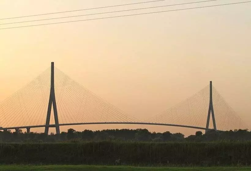 Hotelli Spa Piscine Le Petit Castel