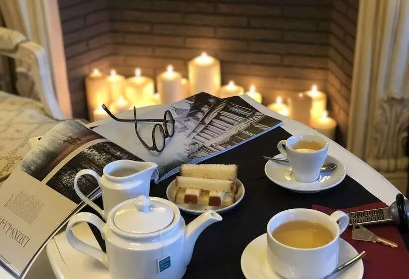 Hotelli Spa Piscine Le Petit Castel