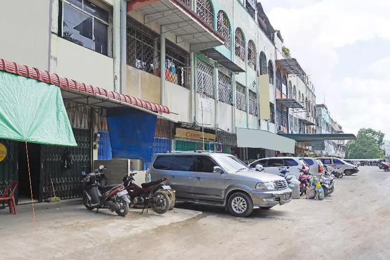 ホテル Spot On 91343 Kartika Guest House Syariah