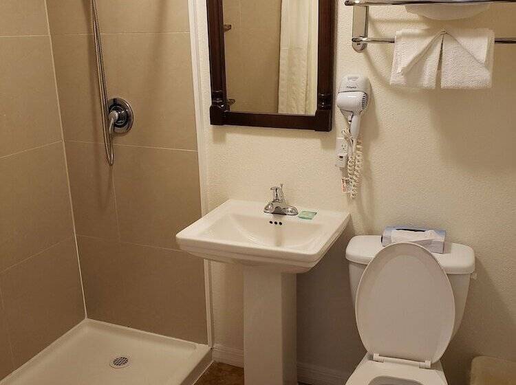 فندق على الطريق Oceanfront Inn And Suites