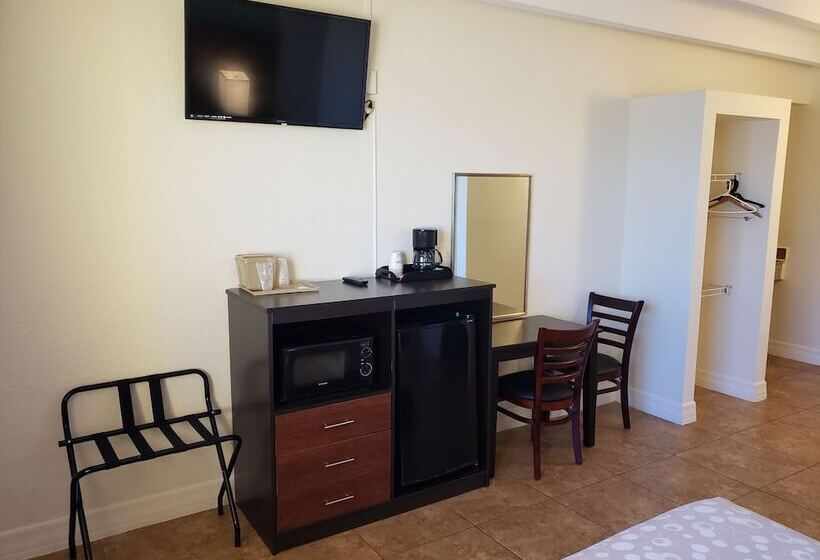 فندق على الطريق Oceanfront Inn And Suites