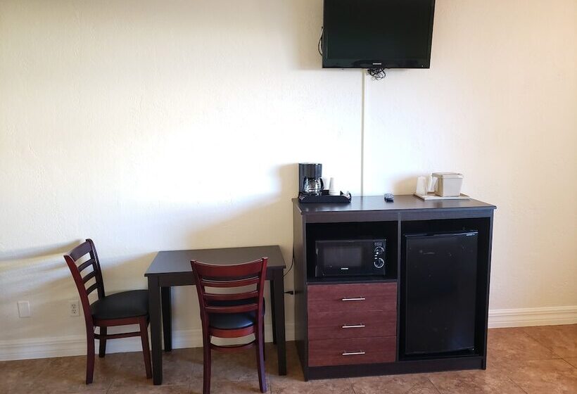 فندق على الطريق Oceanfront Inn And Suites